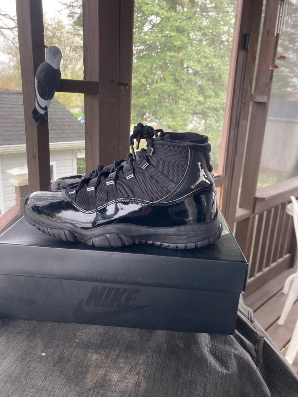 Nike Air Jordan 11 Cap and Gown Size 9 Mens